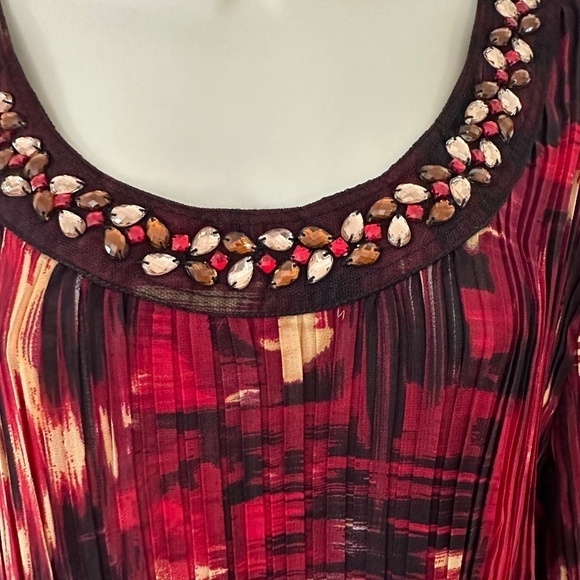 Catherines Pleated Tunic Top Bejeweled Neck Asymmetrical Hem Reds Black Tan NWT - Picture 3 of 5